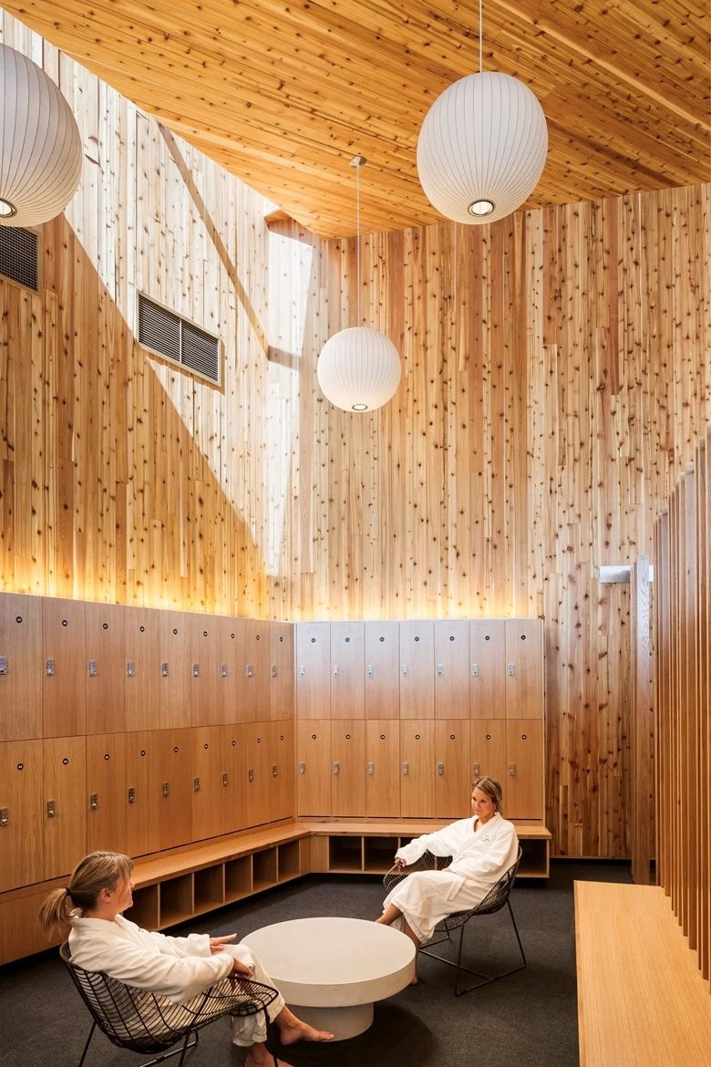 延续景观乡村牧场谷仓式风的度假村设计