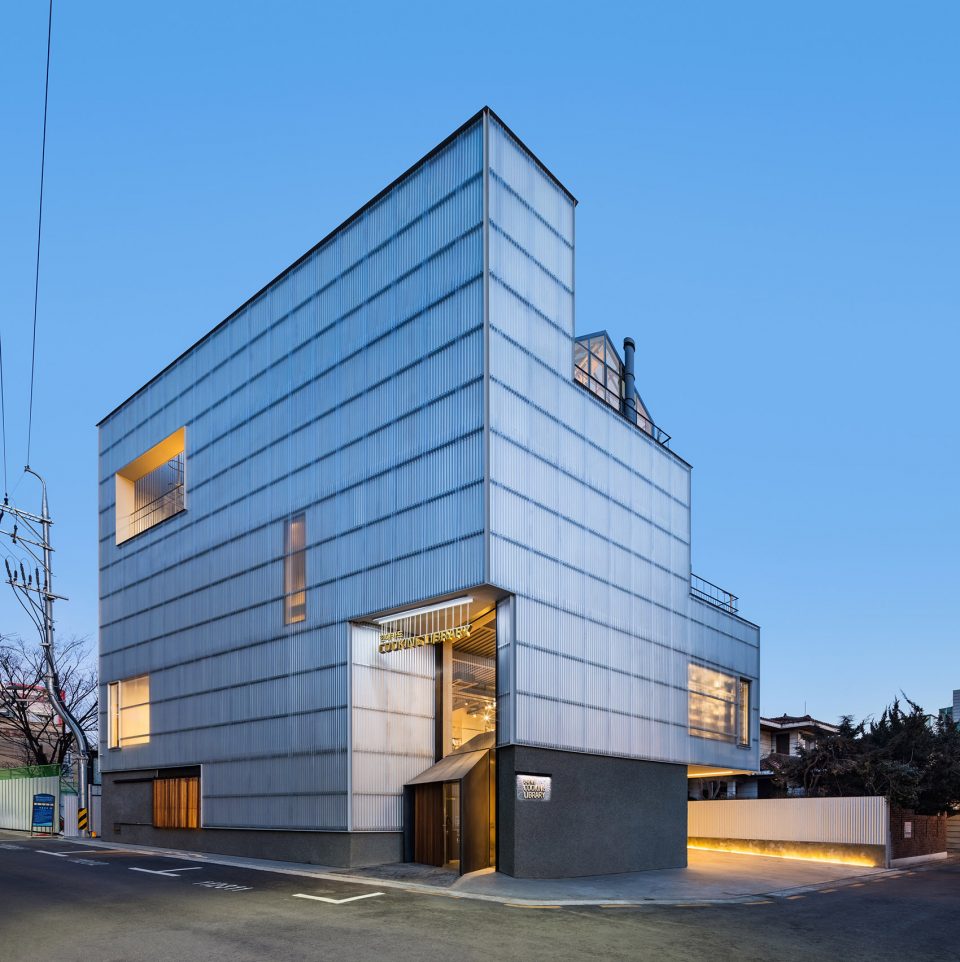 001-Hyundai-Card-Cooking-Library-in-Seoul-960x962