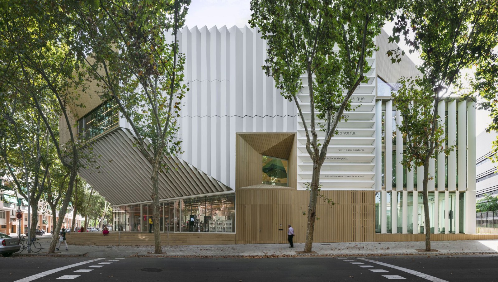 加夫列尔·加西亚·马尔克斯图书馆 / SUMA Arquitectura