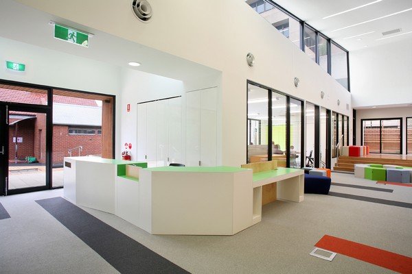 墨尔本StJoseph学校图书馆